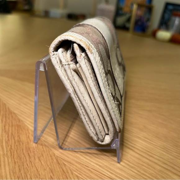 Coach Signature Canvas Trifold Wallet - Picture 5 of 12